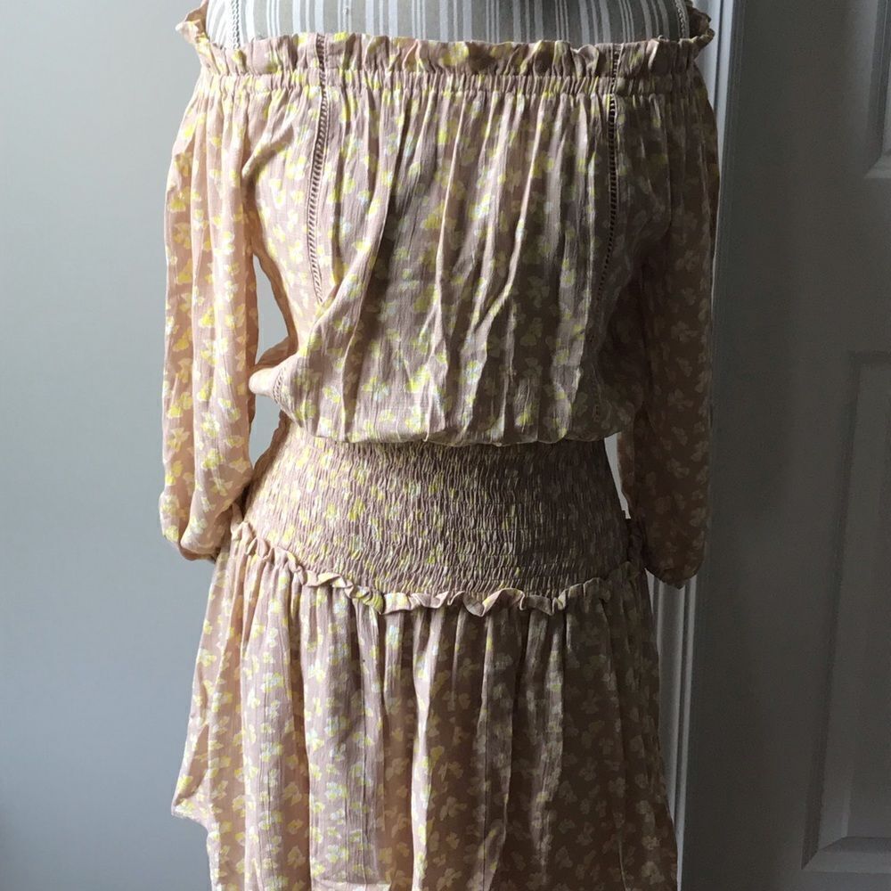 Lush sizeΒ medium dress adorable never wornβseeβpictures